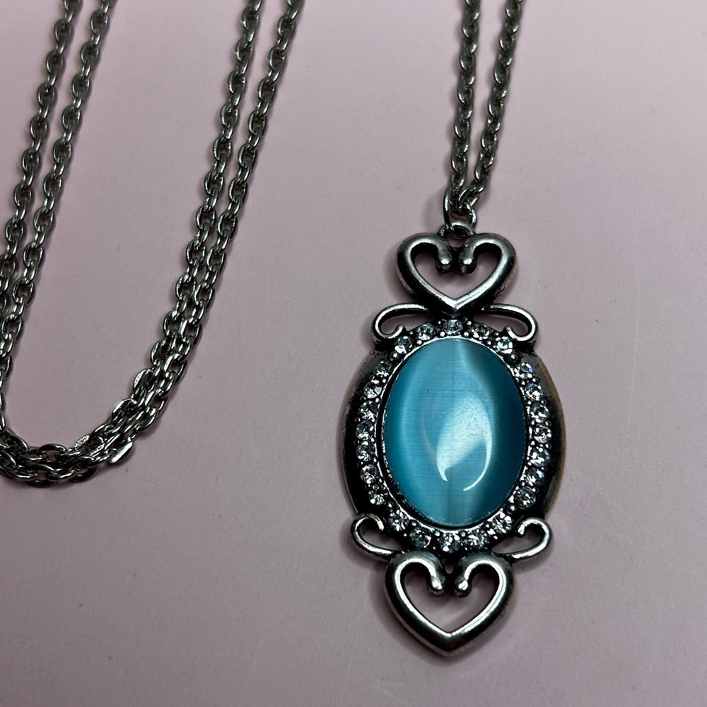 Vintage Silver Tone and Blue Gem Rhinestones Heart Pendant Necklace - Picture 3 of 4